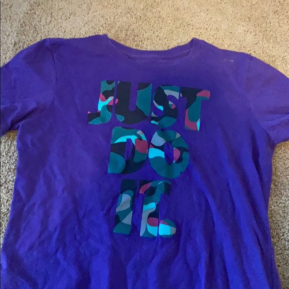 nike t shirt